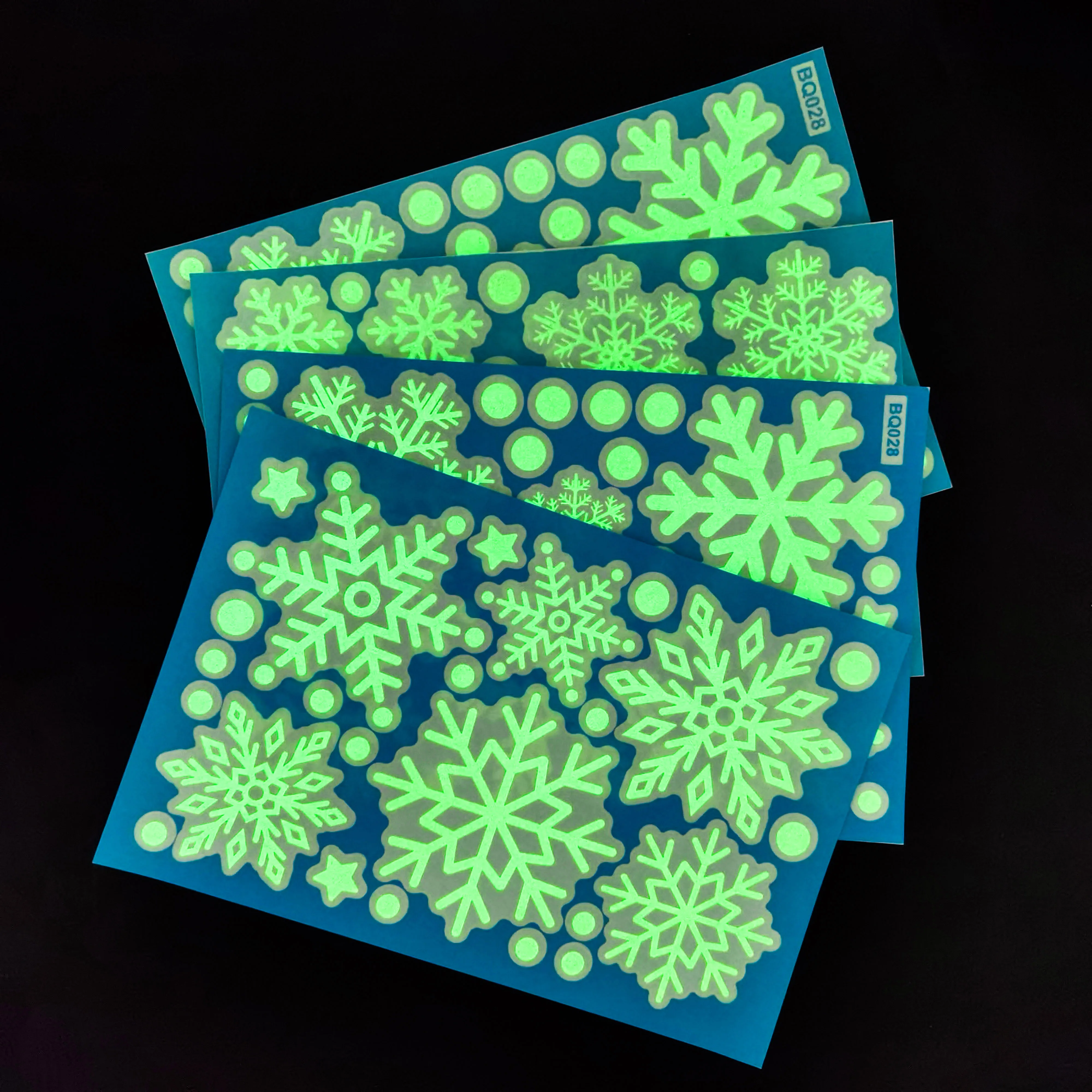 Glowing in The Dark Snowflake Window Stickers Decor Noctilucent PVC Snowflakes Wall Stickers Xmas Winter Decoration