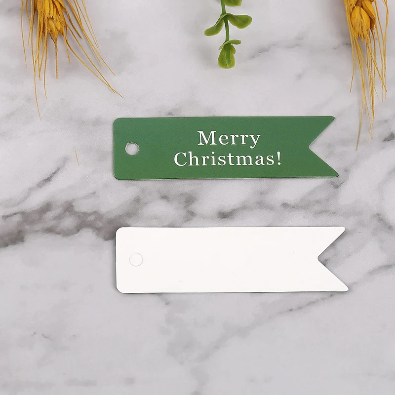 Merry Christmas Gift Tags 50Pcs Party Green Labels Kraft Paper for Wedding Party Cake Decoration DIY Packaging Labels Paper Card