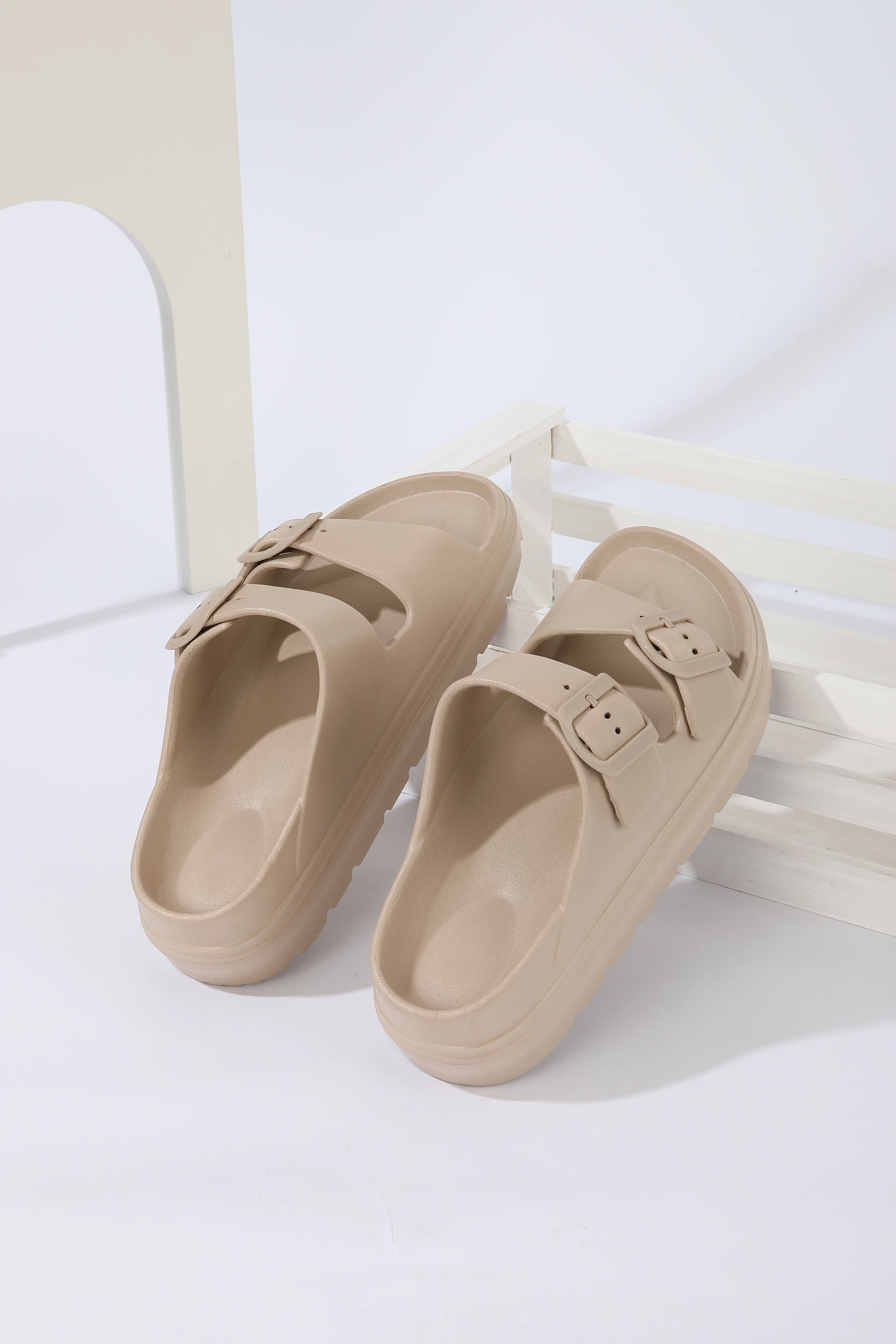 Hochwertige Herren-Hausschuhe mit Dicker Sohle, Damen-Outdoor-Sandalen im Neuen Sommerstil mit Doppelriemen, Rutschfest, Atmungsaktiv, Weichsohlige Strandschuhe – Detail 7