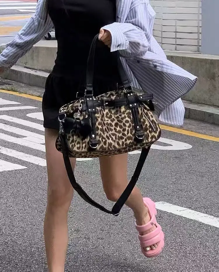 brown(including bow)