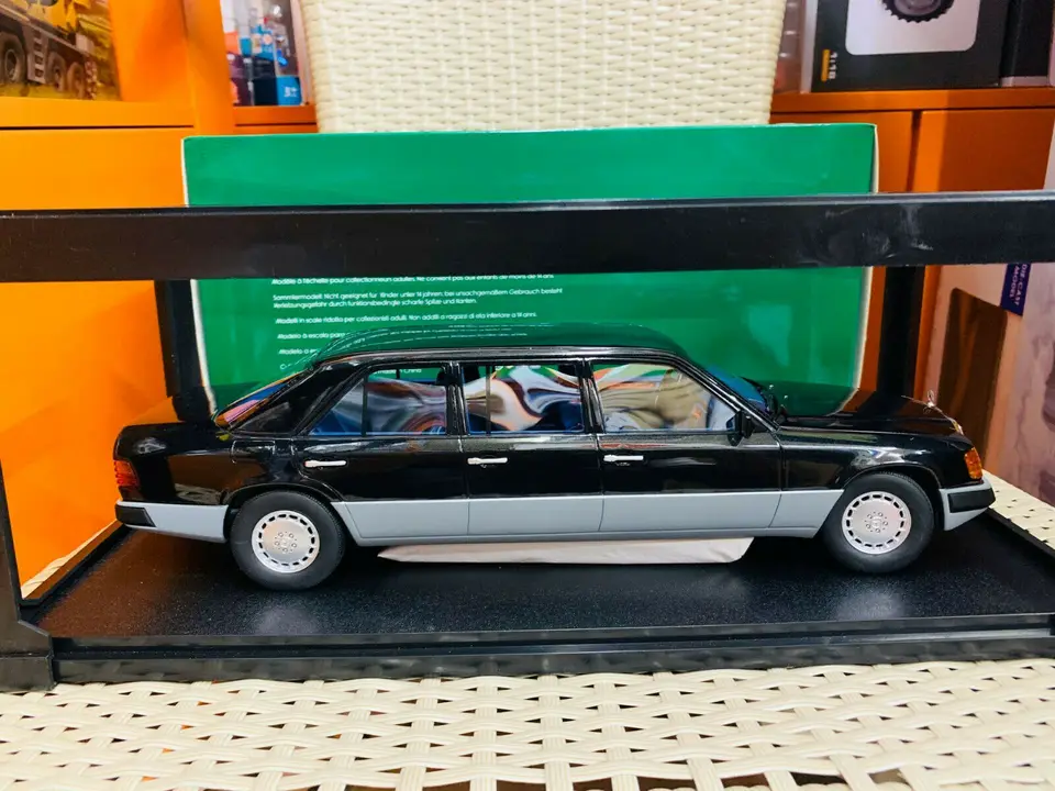 Cult 1/18 メルセデスベンツ V124 Lang Cult 1/18 メルセデスベンツ