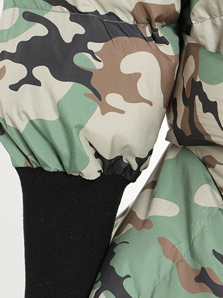 [EAM] Camouflage Knitting Irregular Cotton-padded Coat Long Sleeve Loose Fit Women Parkas Fashion New Autumn Winter 2026 7AB2058