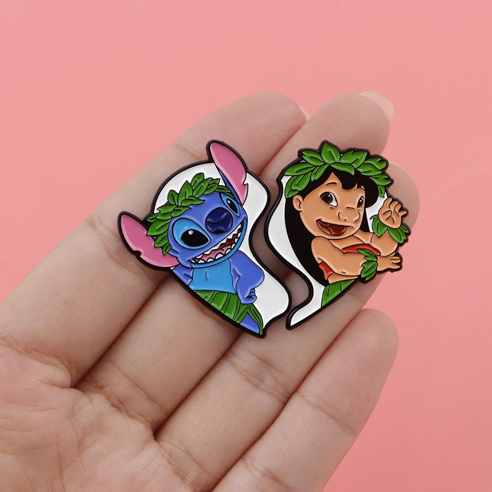 Cute 2Pcs/Set Enamel Brooch Pins Creative Splicing Love Heart Shape Metal Alloy Badge Lapel Pin Jewelry Cosplay Prop Gift Access
