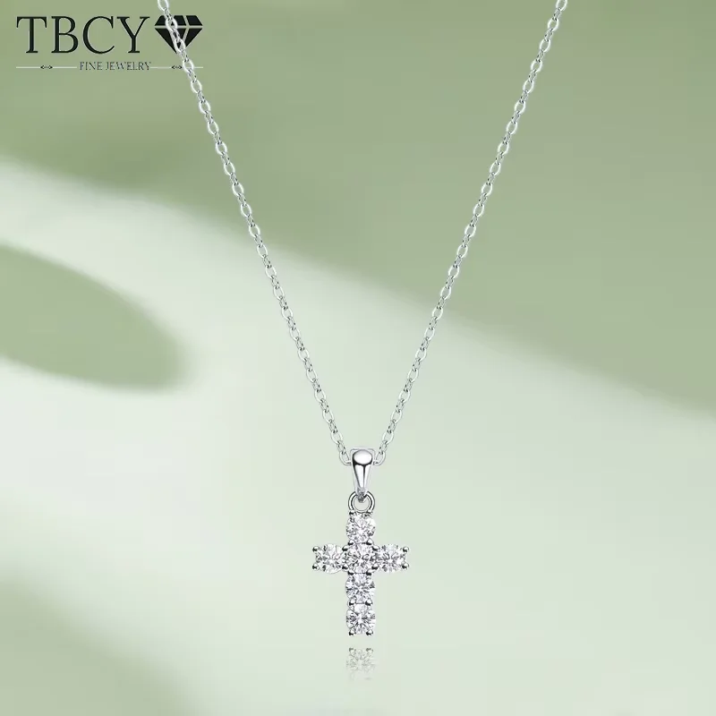 Collana croce in oro bianco con diamanti Ct 0,18 - GIOIELLERIA ROMA