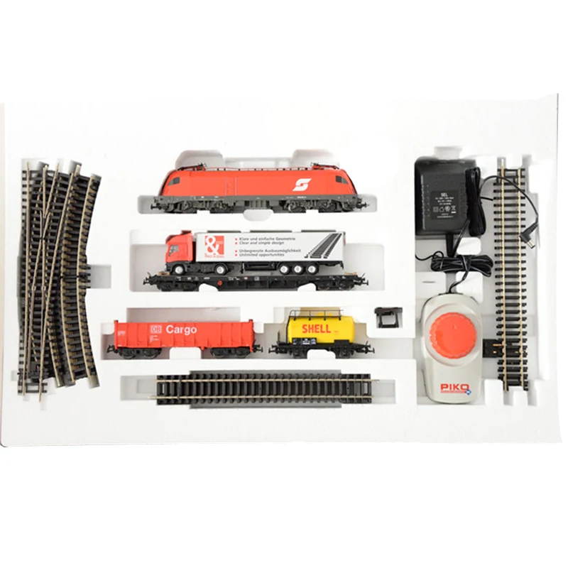 

1/87 Diesel Locomotive Train Model Set Electric Locomotive+truck*3+track+controller