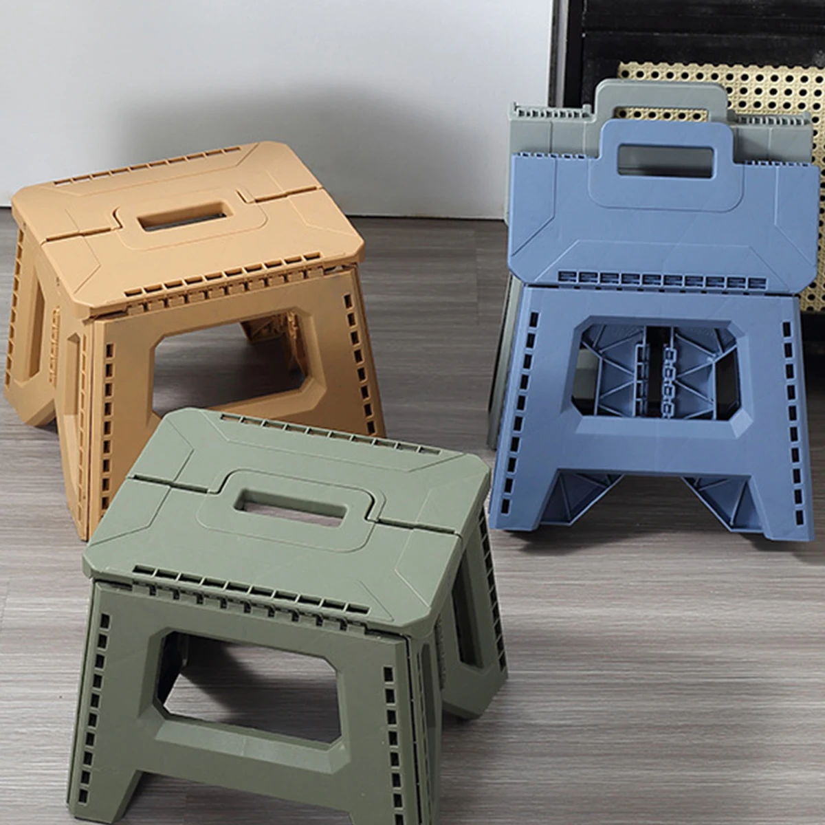 Folding Step Stool Strong Load-bearing Heavy-Duty Chair Travel Use Compact Collapsible Chair with Handle Camping Supplies folding stool folding chair