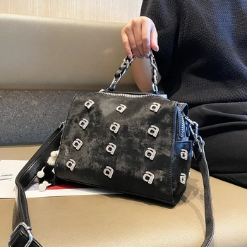 트렌디 2024 여성용 벨벳 새틴 핸드백 수 놓은 레터링 라인 석 액센트 크로스 바디 싱글 숄더 백