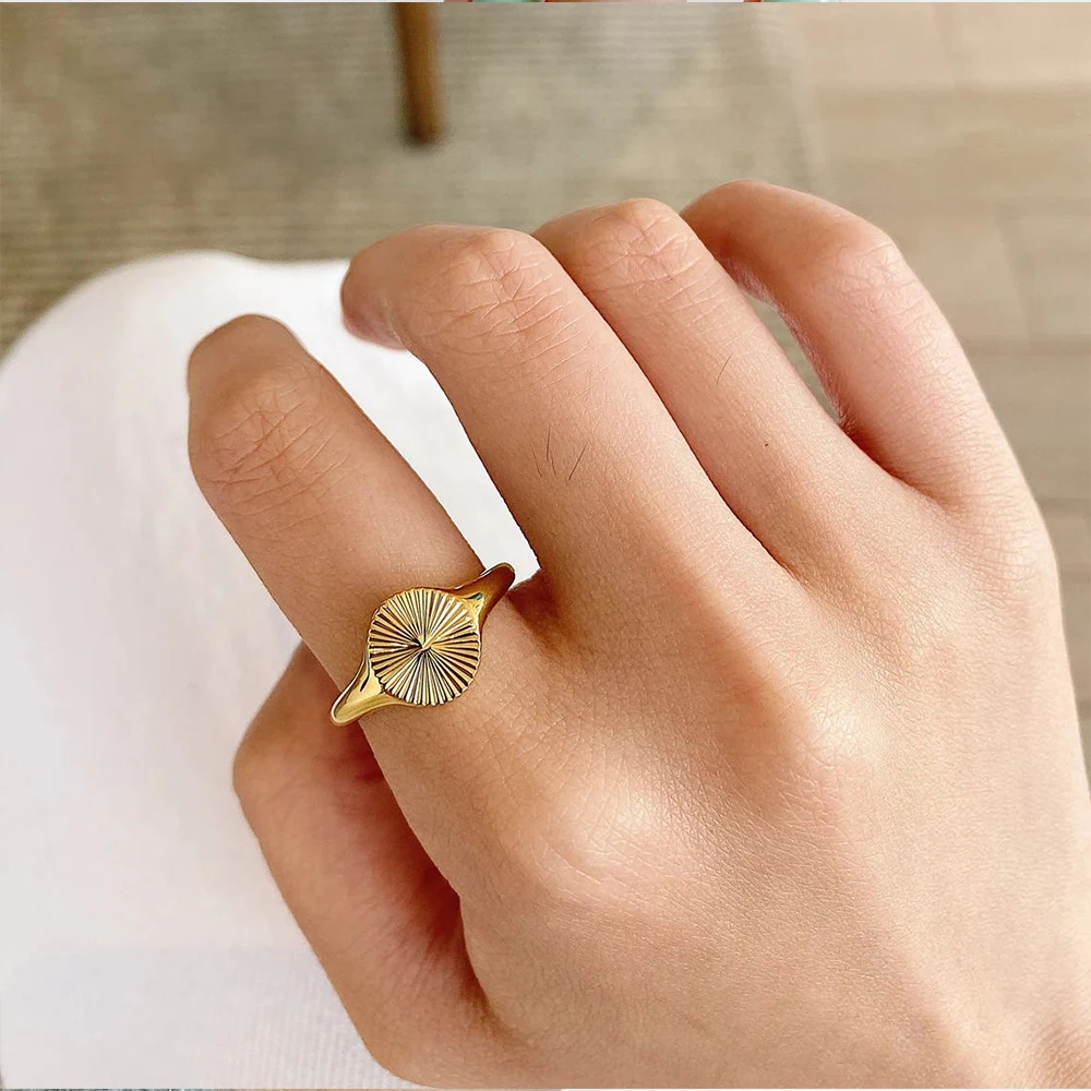 High Quality Wave Rings for Women Minimalist Dainty Rays Texture Circle Ring Stainless Steel Signet Chunky Dome Ring Jewelry 4