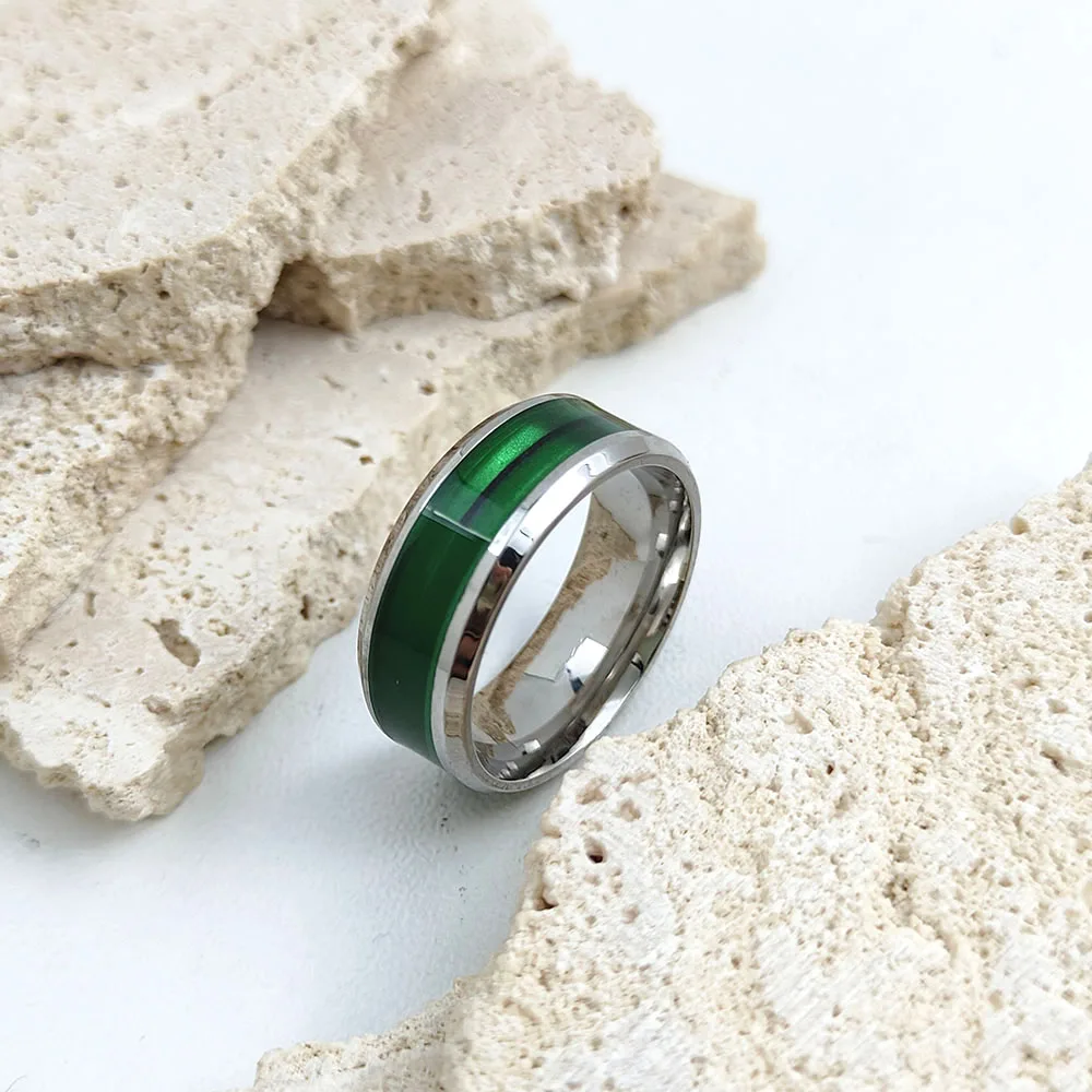 Stylish and charming stainless steel gold-plated men's ring, simple green enamel women's ring, wedding party jewelry 3