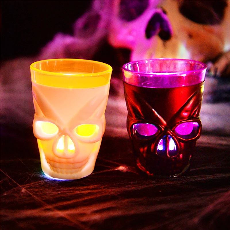 

LED Skull Head Glowing Wine Cup Halloween Skeleton Luminous Water Drink Cup Mug for Halloween Party Decoration Home Bar Supplies