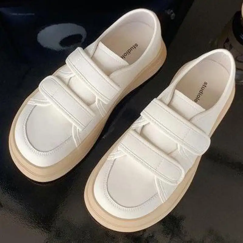 

35-40 Womens Skateboarding Shoes Female Spring/autumn Middle Heel Microfiber Hook&loop Fringe Light Ladies Footwear Hw67