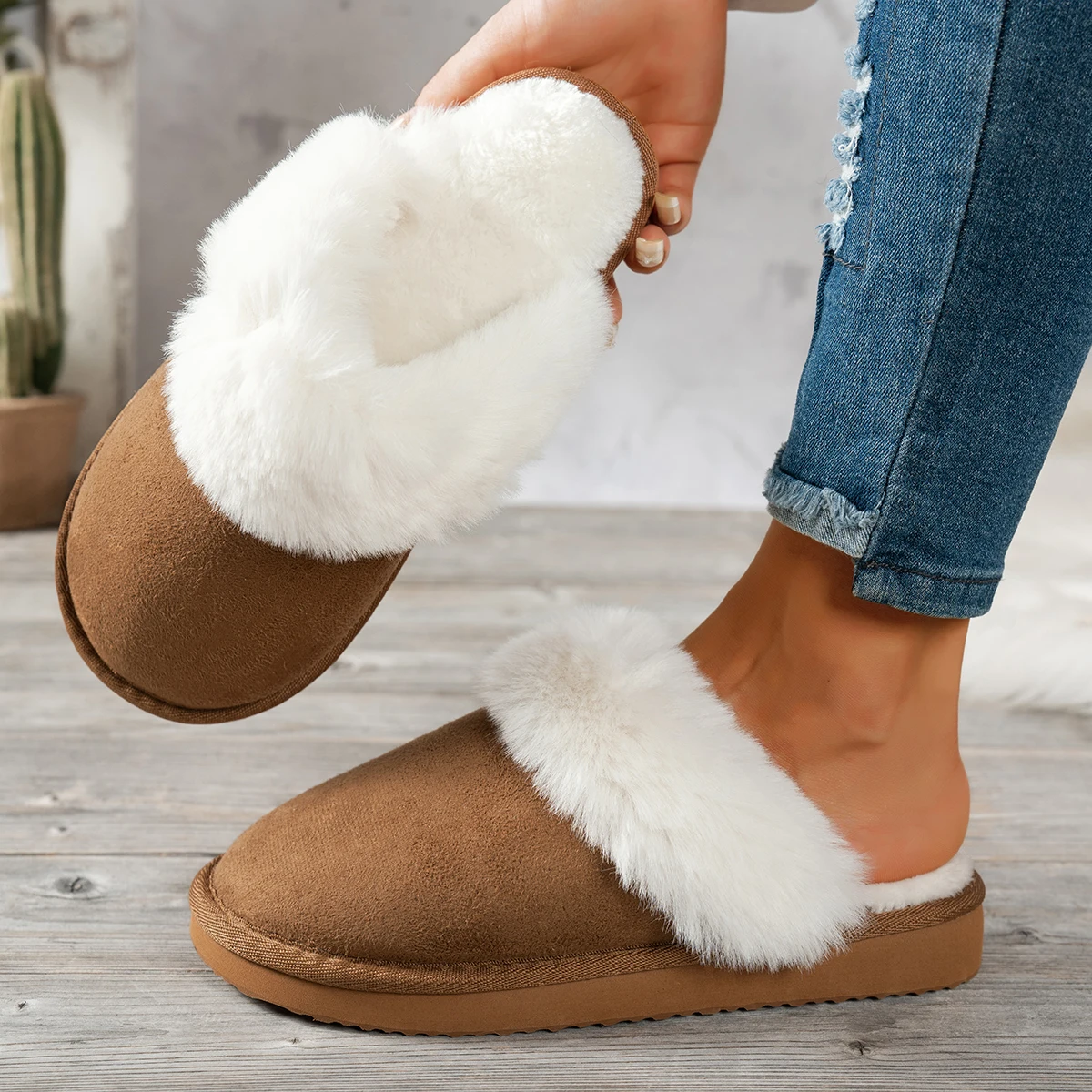 Women's Winter Slippers image 1