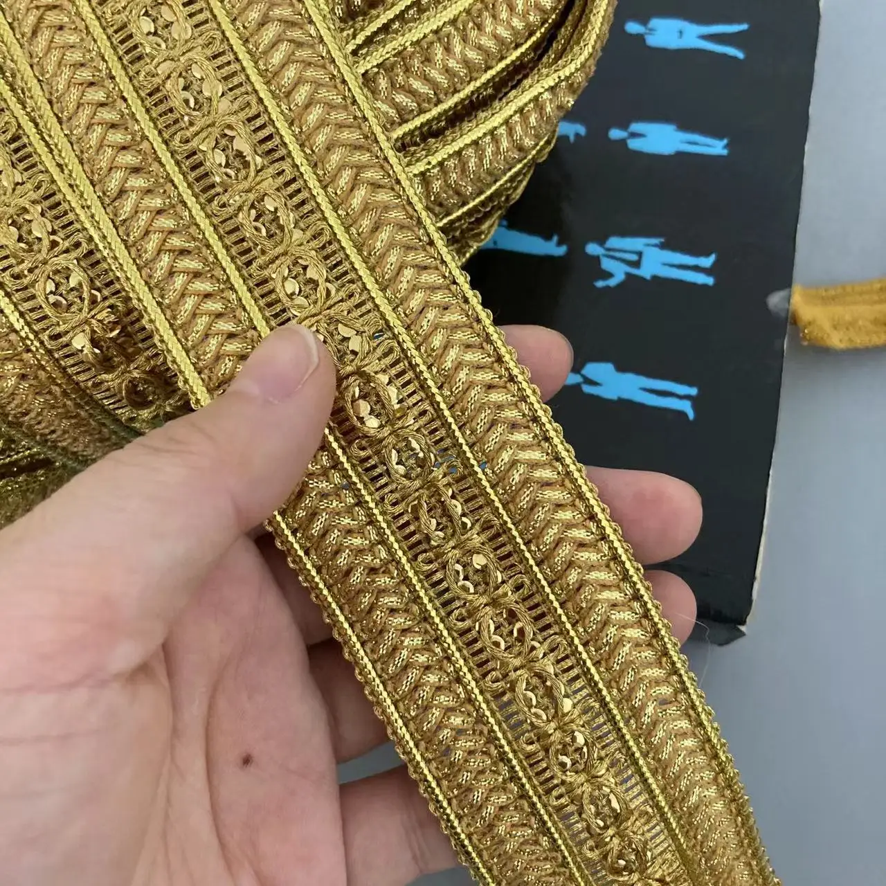 Corner Edge Ribbons Labels Banners Stickers Set Shiny Yellow Gold High-Res  Vector Graphic - Getty Images, image size:1280x1280