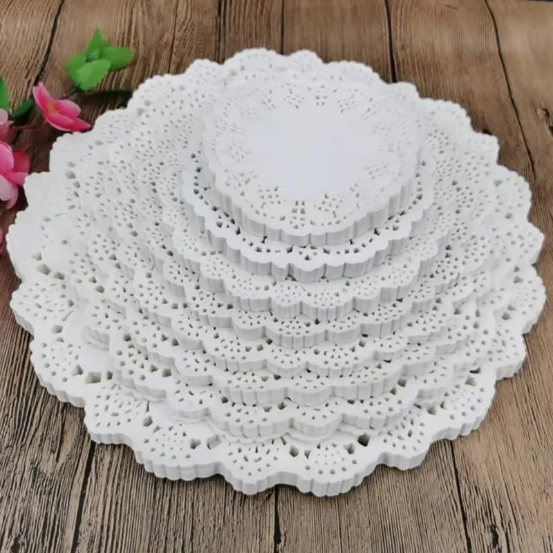 

100pcs White Round Paper Doilies Doily Lace Placemats for Tables Wedding Christmas Birthday Party Cake Placemat Table Decoration