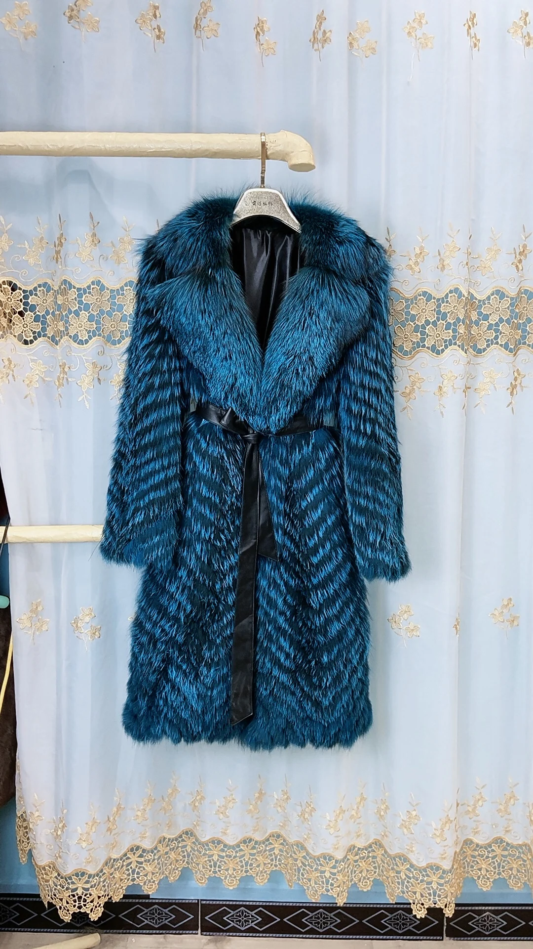 Рисунок 4 - Куртка ANNSIRGRA из 100% натурального Лисьего меха