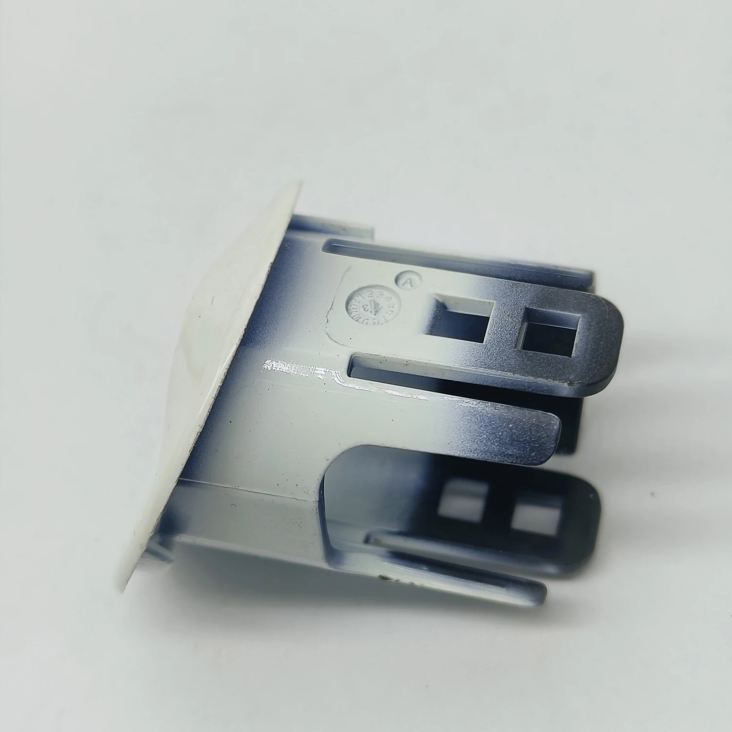 Color White PDC Parking Sensor Holder Bracket 28533-4EA6A For NISSAN QASHQAI