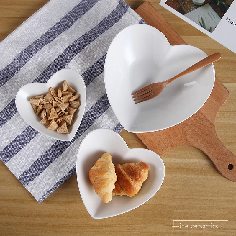 

Набор из 3 предметов, набор из белой фарфоровой суповой чаши с тиснением, свадебные десертные чаши в форме сердца, кухонная чаша для выпечки, декоративная чаша