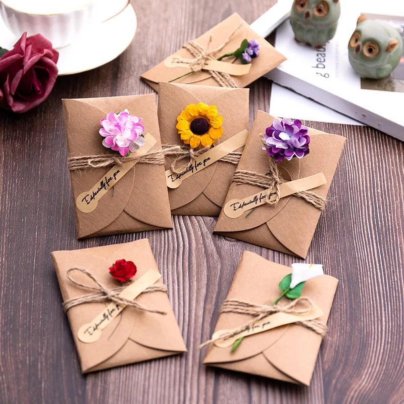 Enveloppe en papier kraft personnalisée, motif de doublure de fleurs  colorées, carte-cadeau, lettre d'invitation