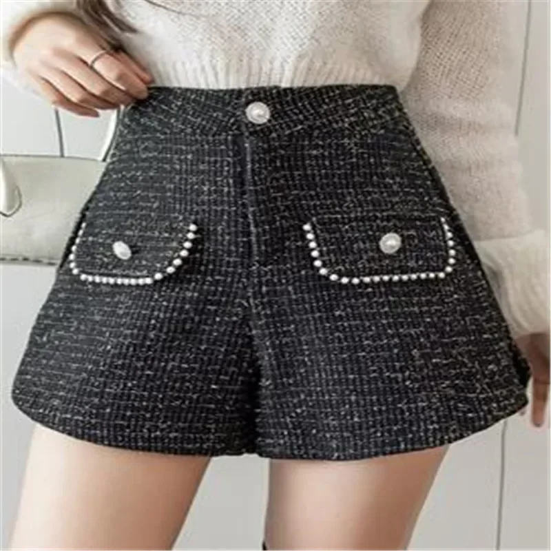 Elegant Shorts for Women Pearls Beading Fake Pocket Korean Women Shorts Pink White Black Woolen Shorts Women Wide Leg Slit