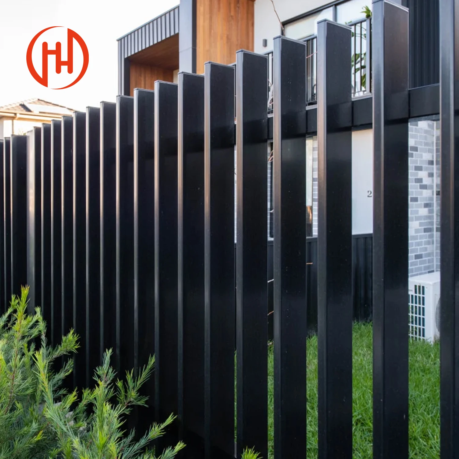 Factory Direct UV-Resistant Plastic Garden Fence Moden Design Aluminium Posts Fencing Trellis & Gates Outdoor Fence Panel 6