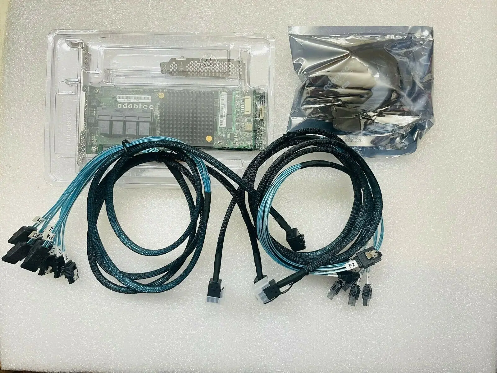 Adaptec ASR 71605 PCIe Raid, 배터리, 4 * SFF-8643 to SATA 케이블, 1GB, 16 포트