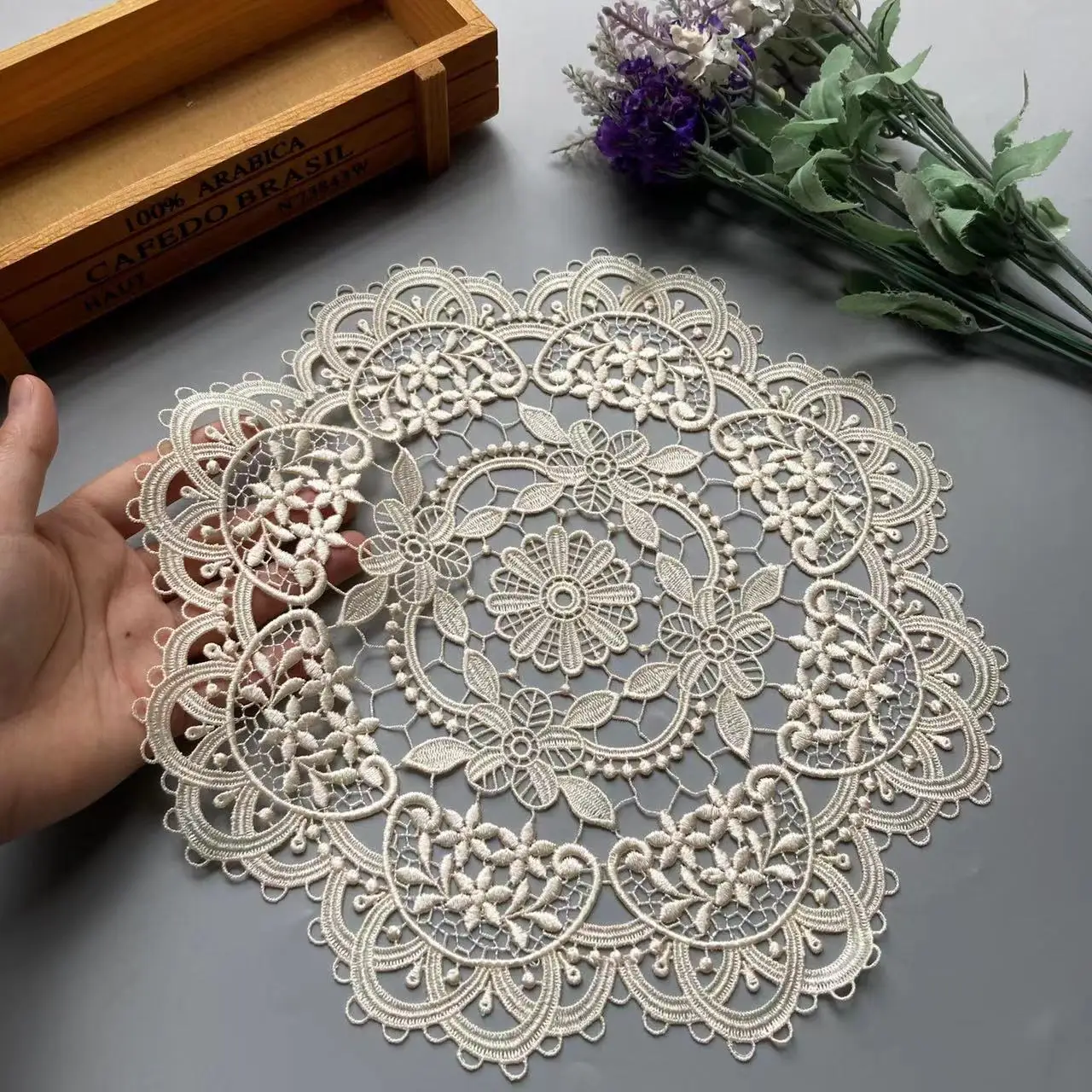 

2 PCS Ivory Embroidered Flower Round shape Mesh Lace Applique Trims for Covers Curtain Home Textiles Sewing Strip Ribbon Fabric