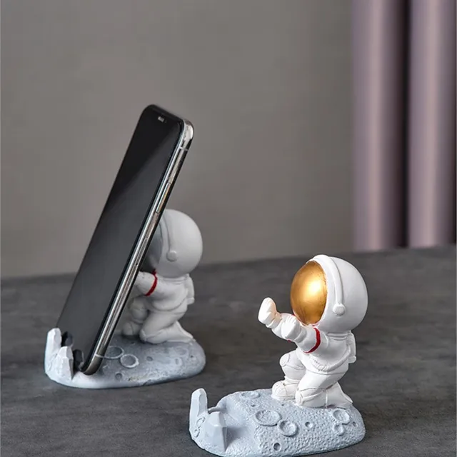 Office Desk Decoration Nordic Style Astronauts Mobile Phone Stand Holder Ornaments Resin Spaceman Bracket Toys Gift 2