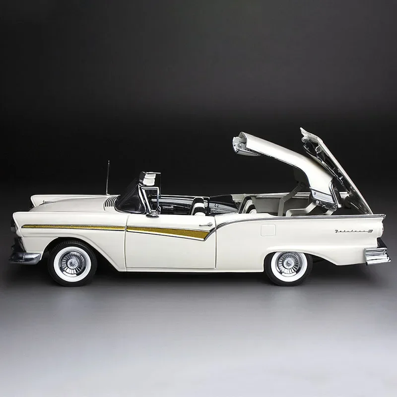 バ*ー様 1/18 FORD FAIRLANE フェアレーン1957 Sun S バ*ー様 1/18 FORD FAIRLANE フェアレーン1957 Sun S - メルカリ