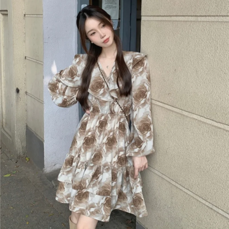 

Женское платье с V-образным вырезом LKSK, красное весеннее платье с неповрежденными краями и оборками, короткая юбка с зауженной талией