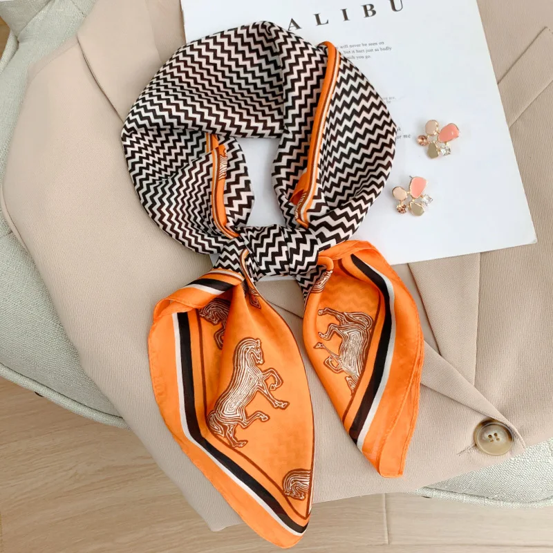 

Luxury Print Sunscreen Kerchief 2022 Popular Square Scarves Fashion Beach Travel Silk Scarf Four Seasons 70X70CM Small Headcloth