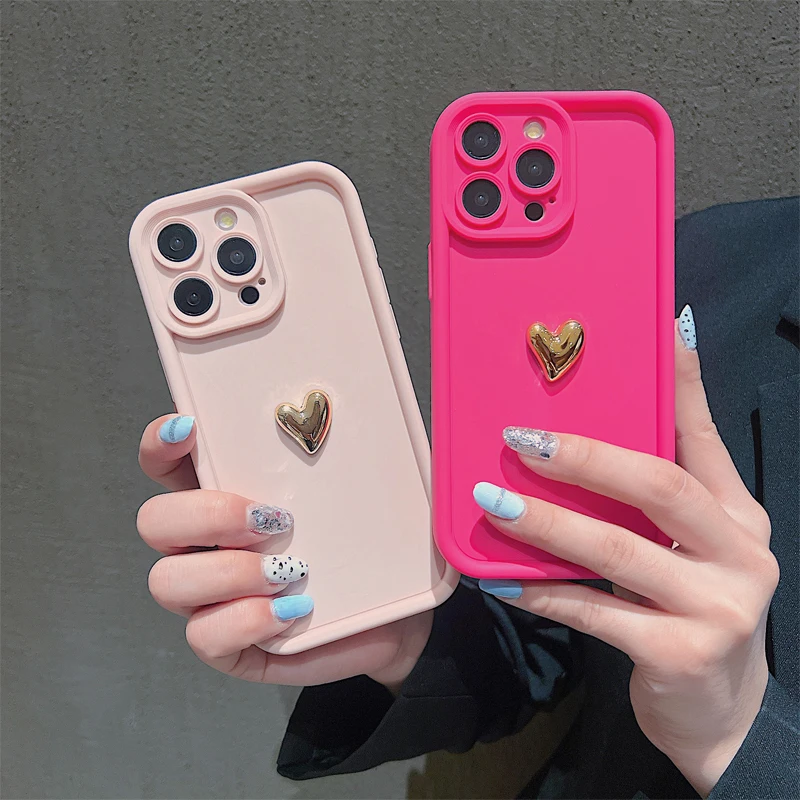 Luxurious 3D Gold Heart Silicone Shockproof Phone Case with Candy Matte Finish