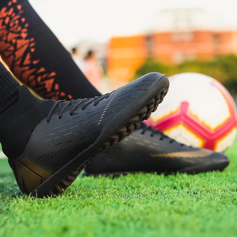 Hot Style Soccer Shoes Men Outdoor Sport Shoes Boys Athletic AG/TF Soccer Cleats Kid Non-Slip Ultralight Football Boots Sneakers