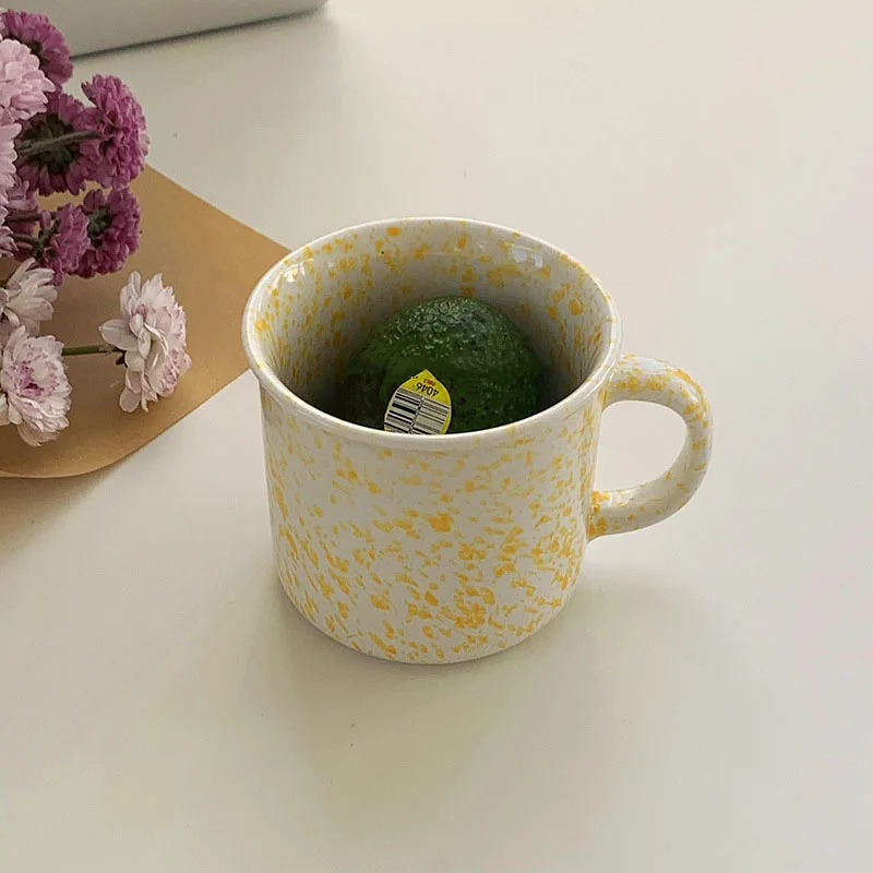 كوب قهوة الإفطار على الطراز الكلاسيكي