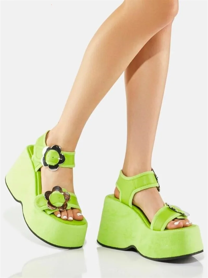 

Сандалии с металлической пряжкой и круглым носком, толстая подошва, танкетка для маффинов, полые однотонные, с ремешком на пятке, большие размеры, весенние, зеленые