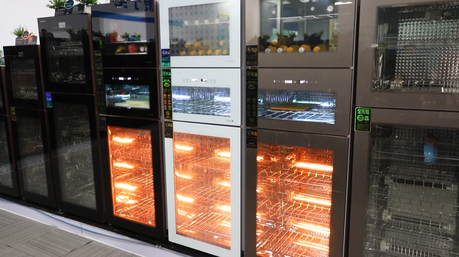Outdoor Wine Cooler Single-zone Wine Cabinet Commercial Bottle Cooler Refrigerator Temperature Control Cellar