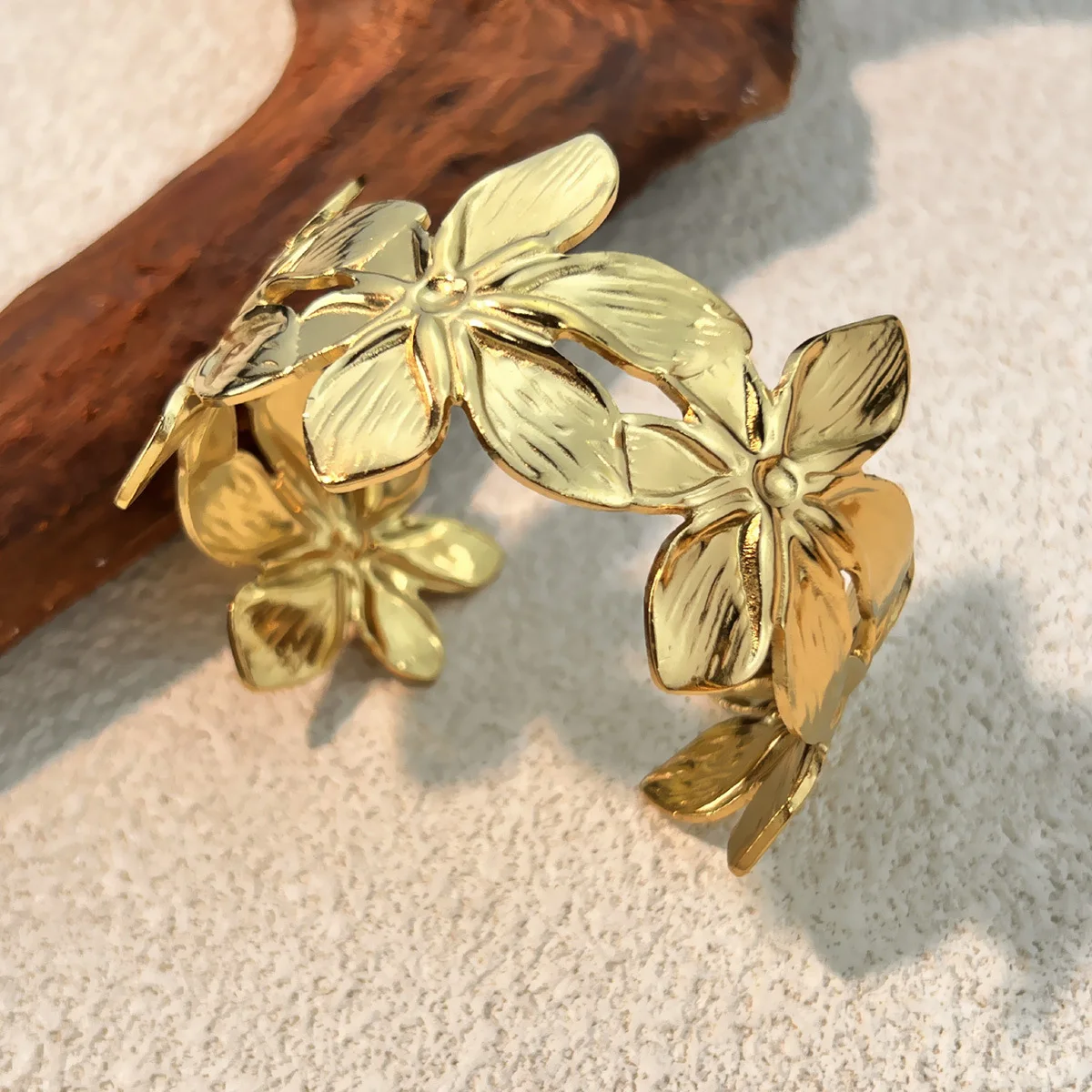New Retro Stainless Steel Wide Cuff Bangle for Women Gold Color Daisy Lily Ginkgo Leaf Opening Bracelet Femme Aesthetic Jewelry