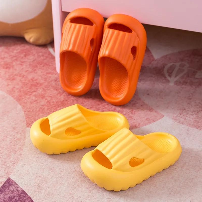 

Summer Kids Slippers Protect Toes Solid Color Boys Bathroom Slipper Anti-Slip House Shoes Children Girls Soft Sole Shoes