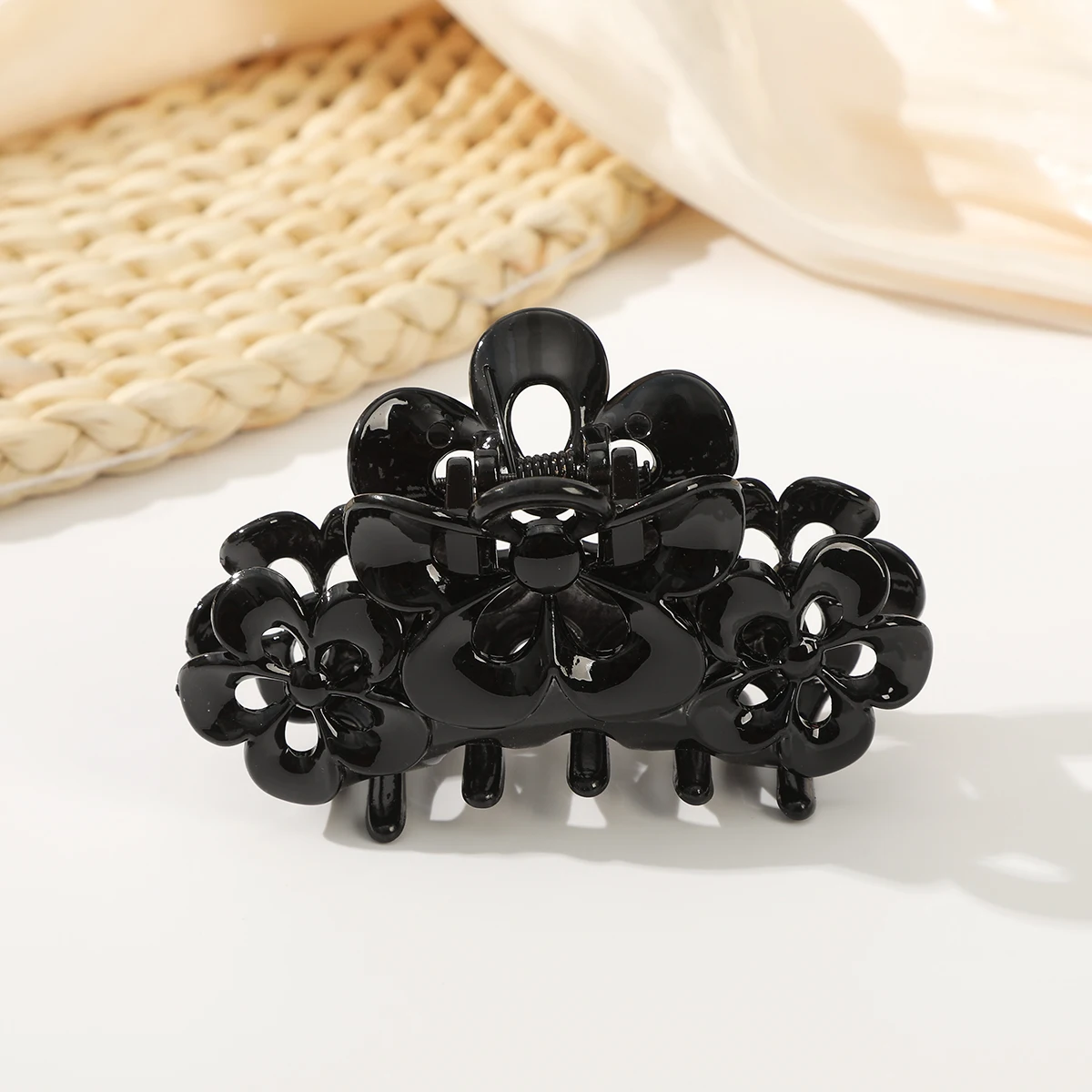 Flower Simple  Claw Hair Clip Black Leopard Pattern Shark Crabs Clip For Girls Women Korean Hair Claw Hair Accessories Hairpin