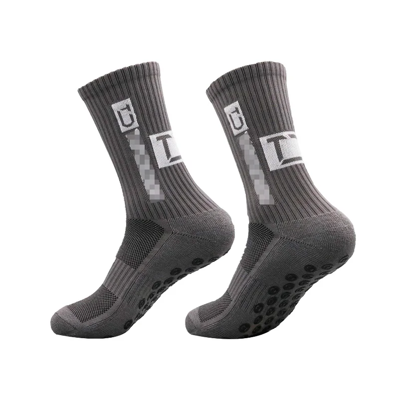 Рисунок 2 - 5 пар футбольных носков