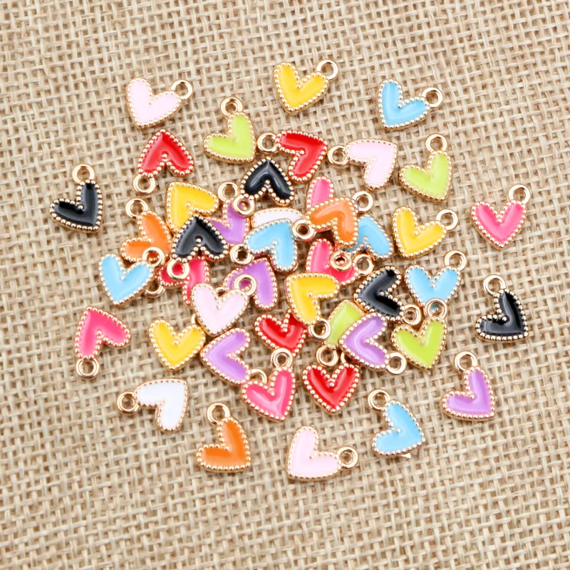 50Pcs 9x10mm Kleine Bunte Legierung Herz Charms Nette Liebe Anhänger Für DIY Armband Halsketten Schmuck Machen zubehör