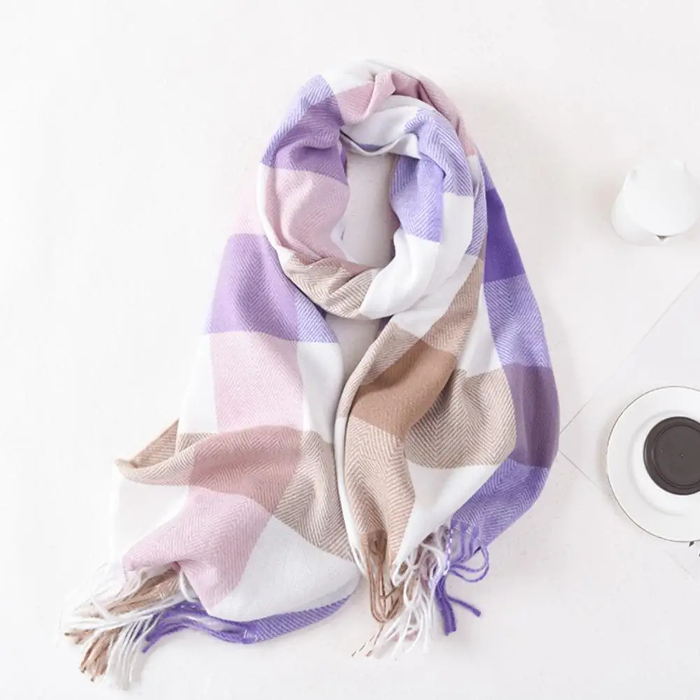 Рисунок 6 - Женский шарф с кисточками зимний