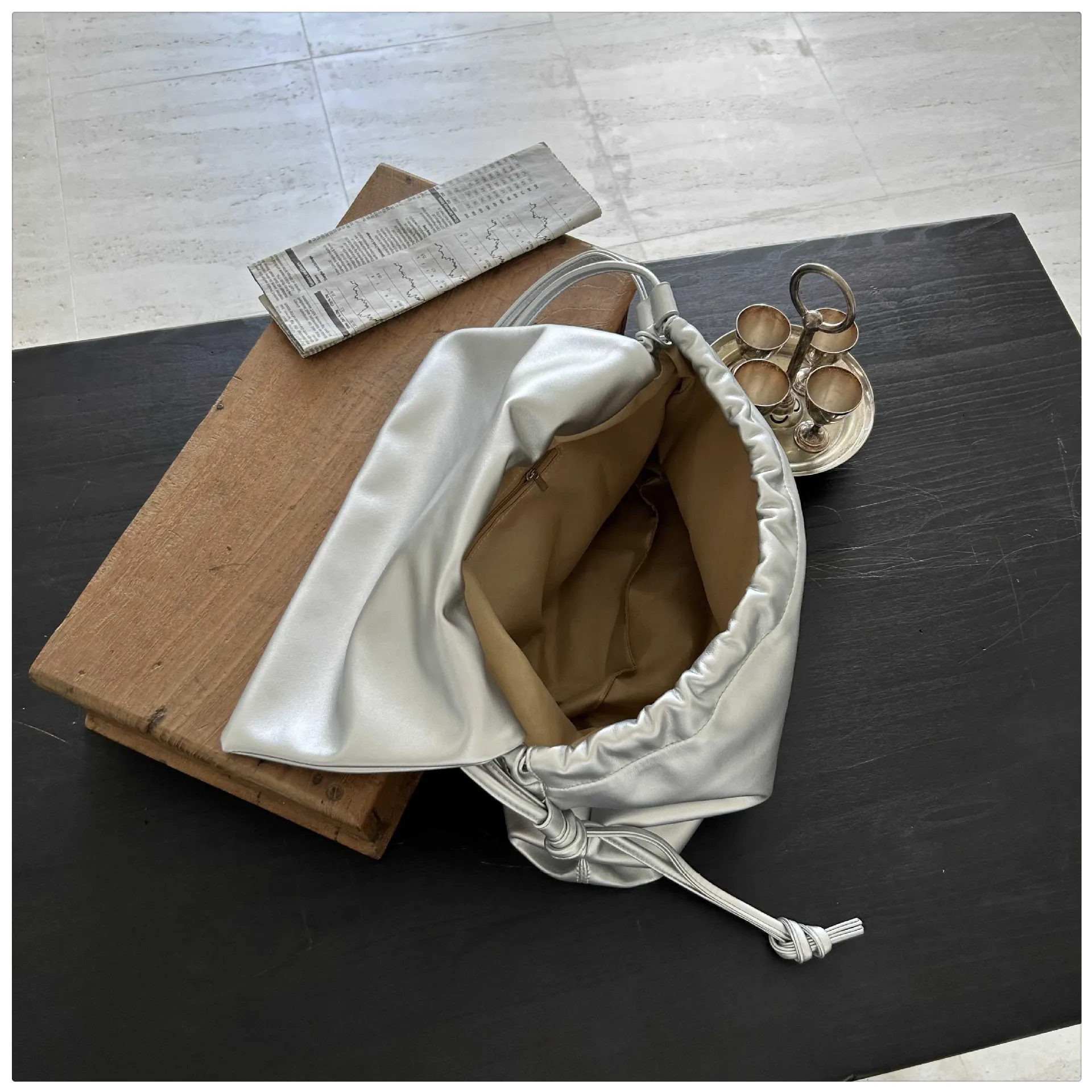 Borse a tracolla grandi per donna Borsa shopper grande Hobo Borsa a tracolla in morbida pelle PU tinta unita con coulisse increspata Lady Totes - immagine 6