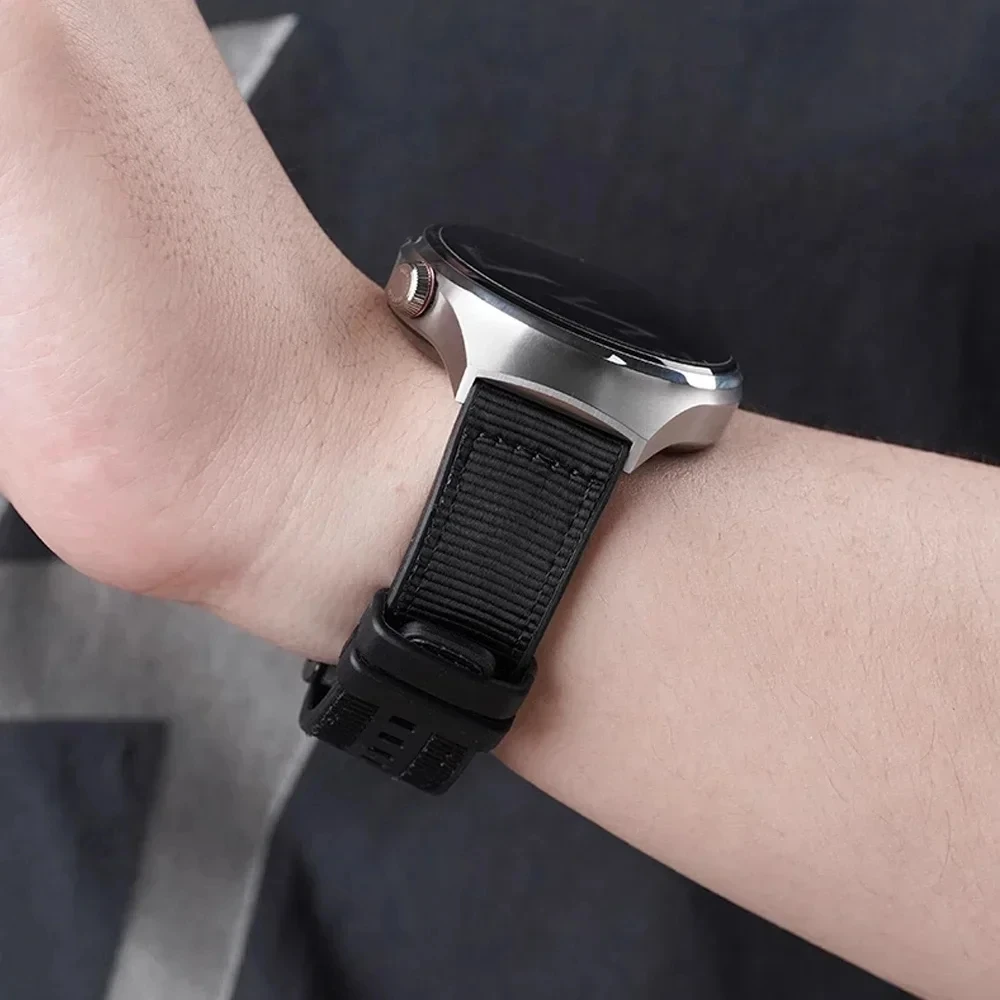 Versatile 22mm Soft Silicone Nylon Watch Strap in Black