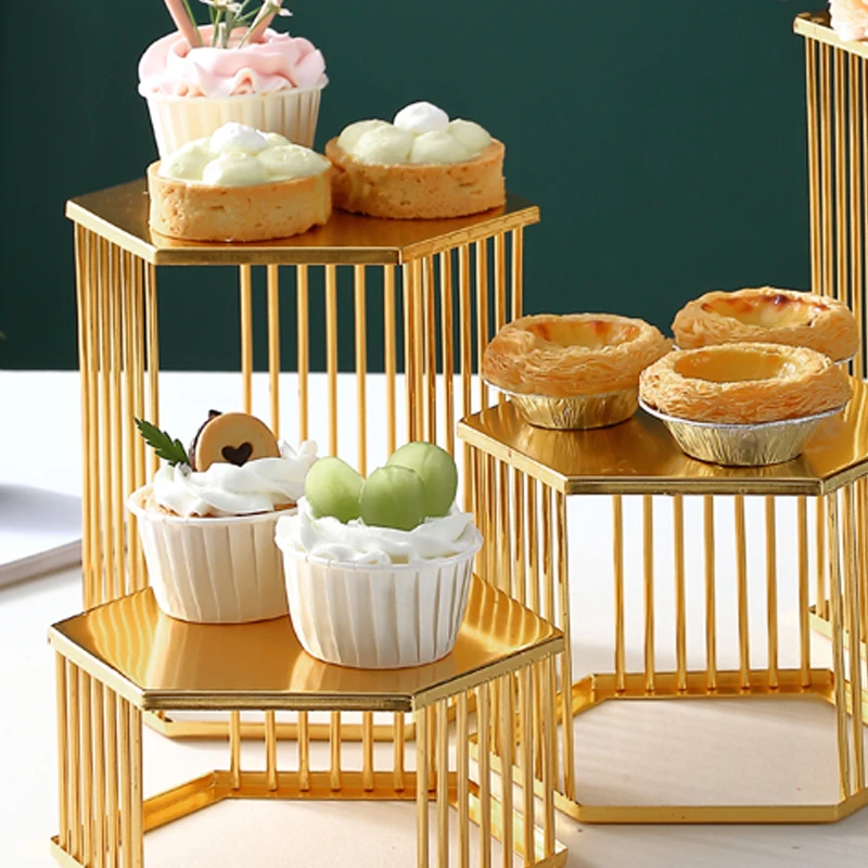 Nordic Luxury Cake Stand Gold Metal Living Room Restaurant Cake Stand Party Cream Aesthetic Handicrafts Torten Deko Baking Tool