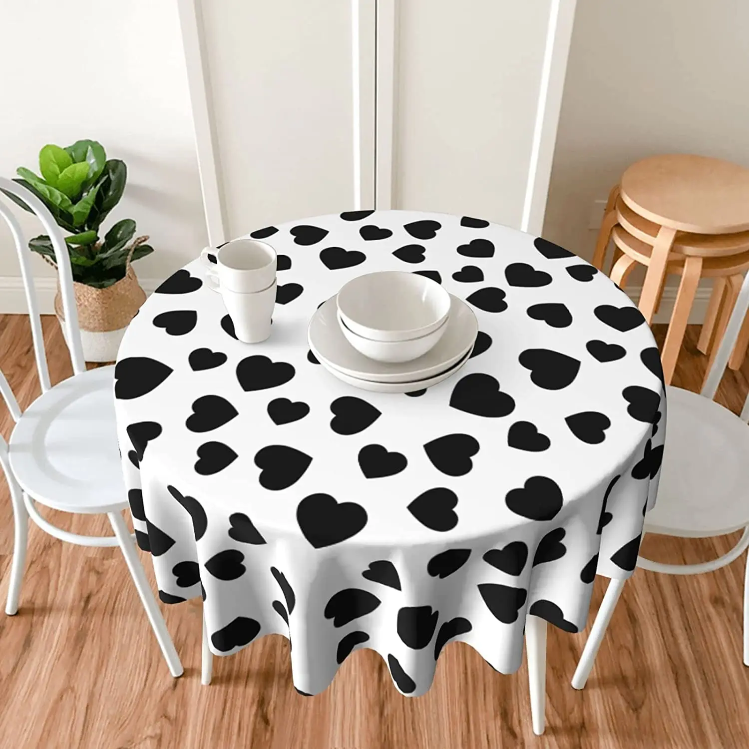 

Black and White Love Round Tablecloth 60" Stain Wrinkle Washable Table Cloths for Decorative Kitchen Dining Party Wedding Indoor