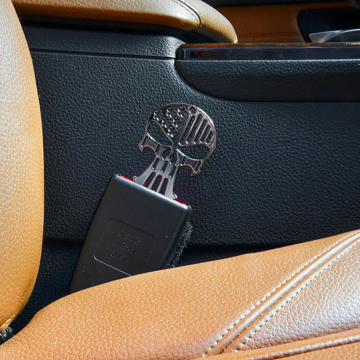 Car Safety Skull Belt Buckle Clip Auto Seat Belt Stopper Plug For
