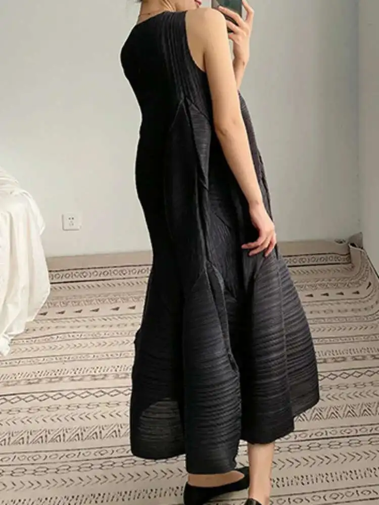 LANMREM Casual Pleated Dress For Women V-neck Sleeveless A-line Maxi Dresses Designer Female Clothing 2025 Summer New 2YA505 - Image 3