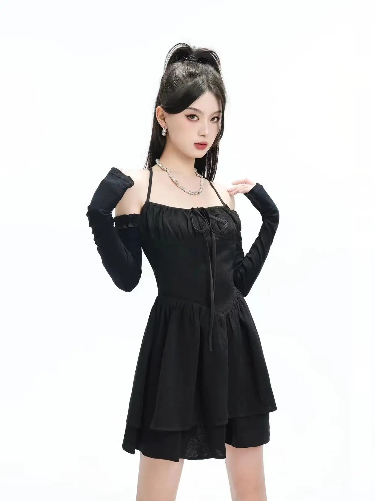 Черное облегающее платье Другой |