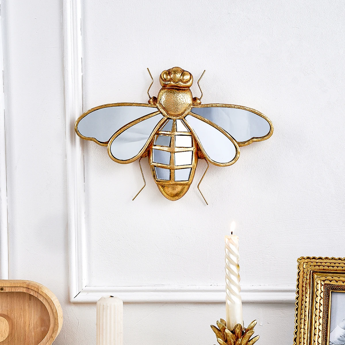 1PC, resin material mirror surface golden Bee home decoration craft wall hanging