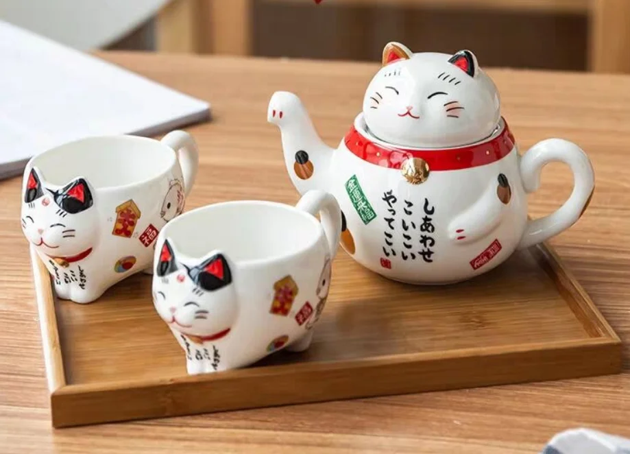 Lucky Japanese Cat Teapot, Cute Ceramic 22 Oz Tea Pot with Infuser, Cats in  the Kitchen Oriental Kitchenware, 6 Inches